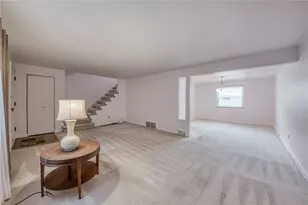7 Chapel Dr, Ross Twp, PA 15237 - Photo 5