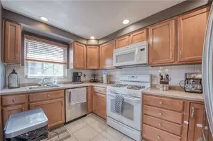 1325 Meadowlark Dr, Scott Township, PA 15243 - Photo 5