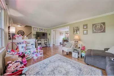 1325 Meadowlark Dr, Scott Township, PA 15243 - Photo 3