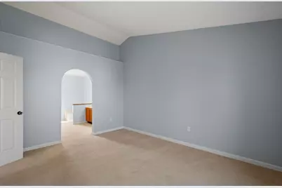 410 Suncrest Dr, Cranberry Township, PA 16066 - Photo 13