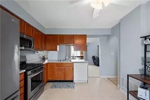 410 Suncrest Dr, Cranberry Township, PA 16066 - Photo 9