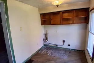 22 State St, Greenville Boro, PA 16125 - Photo 9