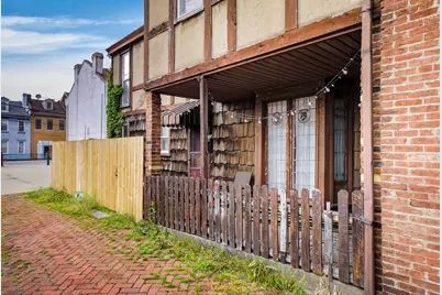2301 Larkins Way, Pittsburgh, PA 15203 - Photo 3