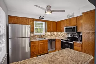 762 Windvue Dr, Robinson Twp, PA 15205 - Photo 11