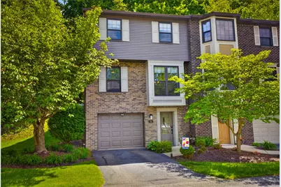 762 Windvue Dr, Robinson Twp, PA 15205 - Photo 1