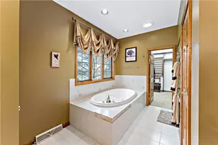 10 Briarwood Ln, Wilmington Township, PA 16142 - Photo 19