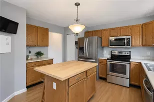 1871 Pioneer Dr, Pittsburgh, PA 15143 - Photo 11