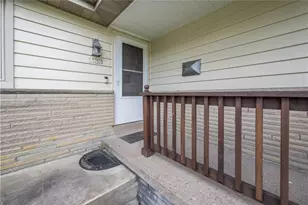 1133 Meadowlark Dr, Scott Township, PA 15243 - Photo 3