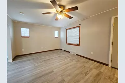 409 Mendelssohn Ave, Clairton, PA 15025 - Photo 7