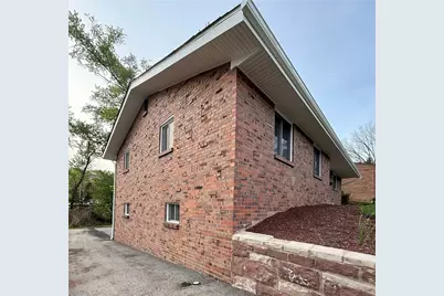 3929 Cape Cod Dr, Pittsburgh, PA 15239 - Photo 3