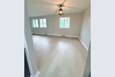 3929 Cape Cod Dr, Pittsburgh, PA 15239 - Photo 9