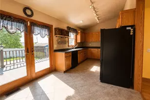 213 College St, Ellwood City, PA 16117 - Photo 9