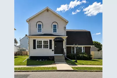 213 College St, Ellwood City, PA 16117 - Photo 1