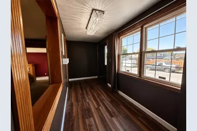 213 College St, Ellwood City, PA 16117 - Photo 3