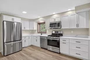 219 Main Entrance Dr, Pittsburgh, PA 15228 - Photo 11
