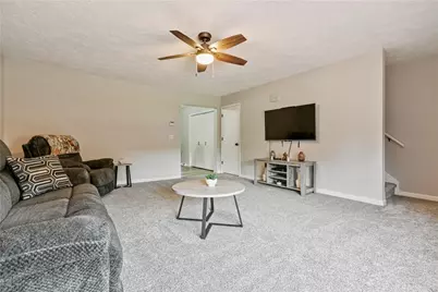 2902 Darlington Rd #502, Chippewa Township, PA 15010 - Photo 9