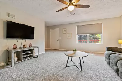 2902 Darlington Rd #502, Chippewa Township, PA 15010 - Photo 7