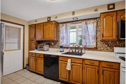 1616 Leolyn St, Pittsburgh, PA 15210 - Photo 11