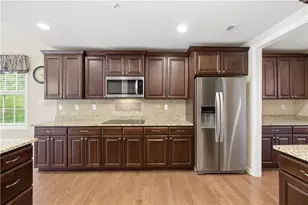 1414 Willowbrook Dr, South Strabane, PA 15301 - Photo 9