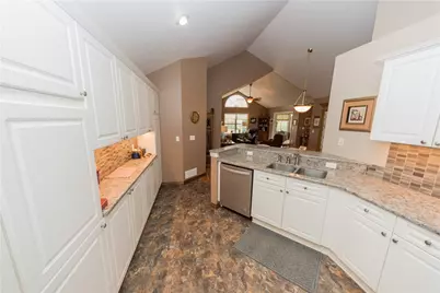 1905 Golf Course Dr, South Strabane, PA 15301 - Photo 7