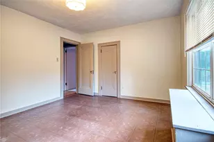 1371 Navahoe Dr, Pittsburgh, PA 15228 - Photo 29