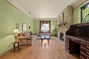 1371 Navahoe Dr, Pittsburgh, PA 15228 - Photo 7