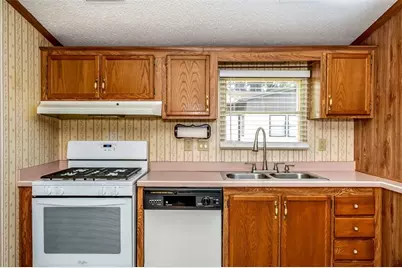 206 Kingston Ln, White Township, PA 15701 - Photo 7