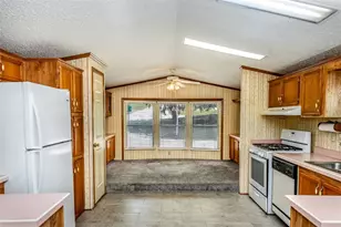 206 Kingston Ln, White Township, PA 15701 - Photo 9