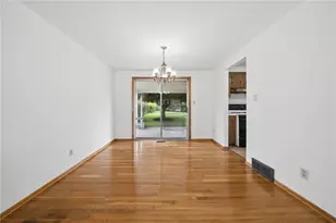 349 Crescent Gardens Dr, Pittsburgh, PA 15235 - Photo 7