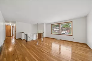 349 Crescent Gardens Dr, Pittsburgh, PA 15235 - Photo 3