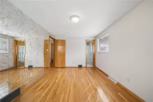 349 Crescent Gardens Dr, Pittsburgh, PA 15235 - Photo 17