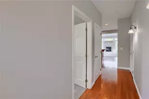 828 Village Dr, Pittsburgh, PA 15237 - Photo 13