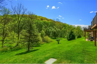 828 Village Dr, Pittsburgh, PA 15237 - Photo 9