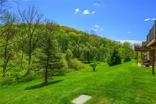828 Village Dr, Pittsburgh, PA 15237 - Photo 9