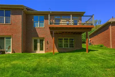 828 Village Dr, Pittsburgh, PA 15237 - Photo 5