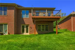 828 Village Dr, Pittsburgh, PA 15237 - Photo 5
