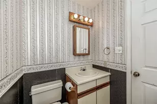 130 Woodridge Ct, White Township, PA 15701 - Photo 11