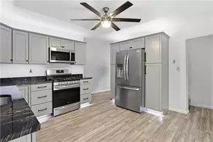 2422 Salisbury St, Pittsburgh, PA 15210 - Photo 13