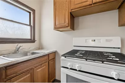 504 Fair Oaks St, McKees Rocks, PA 15136 - Photo 9