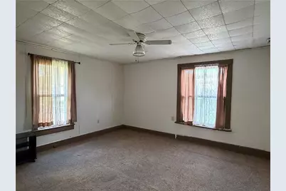 619 N Cedar St, New Castle, PA 16102 - Photo 11