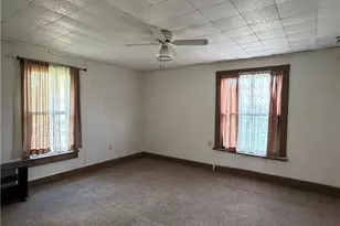 619 N Cedar St, New Castle, PA 16102 - Photo 11
