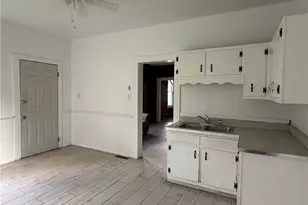 619 N Cedar St, New Castle, PA 16102 - Photo 9
