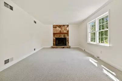 1045 Redoak Drive, Penn Twp, PA 15636 - Photo 9