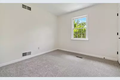 1045 Redoak Drive, Penn Twp, PA 15636 - Photo 25