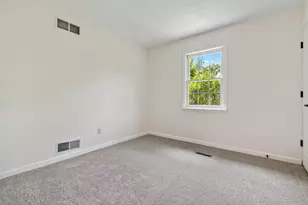1045 Redoak Dr, Penn Twp, PA 15636 - Photo 25