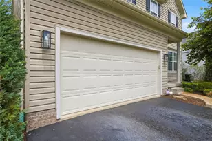217 Arroyo Dr, Moon/Crescent Twp, PA 15108 - Photo 5