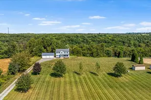 3251 Grandview Rd, Perry Township, PA 16117 - Photo 5