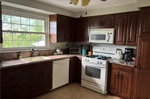1429 Lattidome Dr, Pittsburgh, PA 15241 - Photo 9