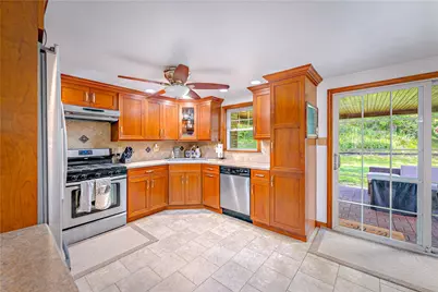 31 Farmcrest Dr, Cecil, PA 15321 - Photo 9