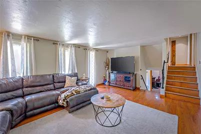 31 Farmcrest Dr, Cecil, PA 15321 - Photo 3